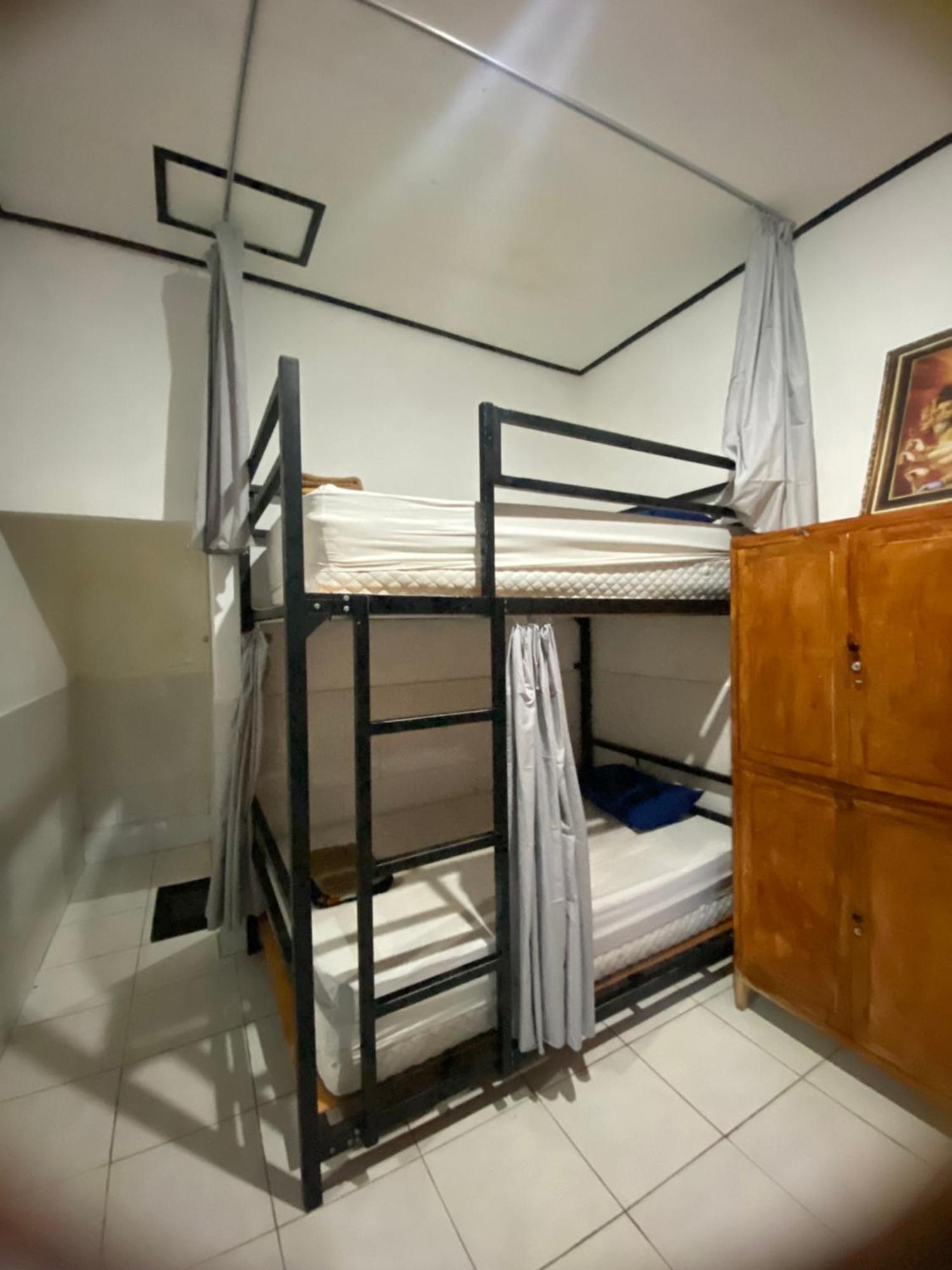My Art Hostel Batununggul Екстер'єр фото
