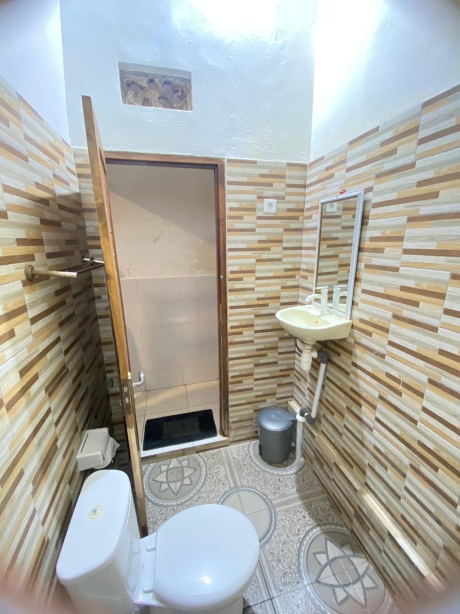 My Art Hostel Batununggul Екстер'єр фото